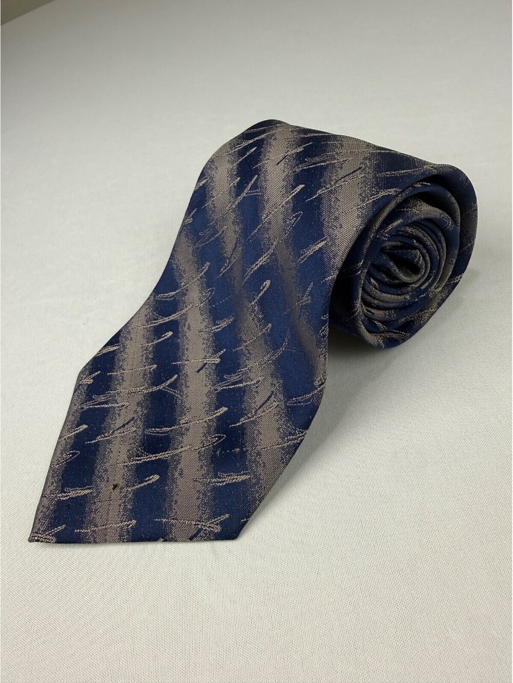 Giorgio Armani Cravatte Necktie Navy Blue Grey Diagonal Abstract Silk Italy 3.75
